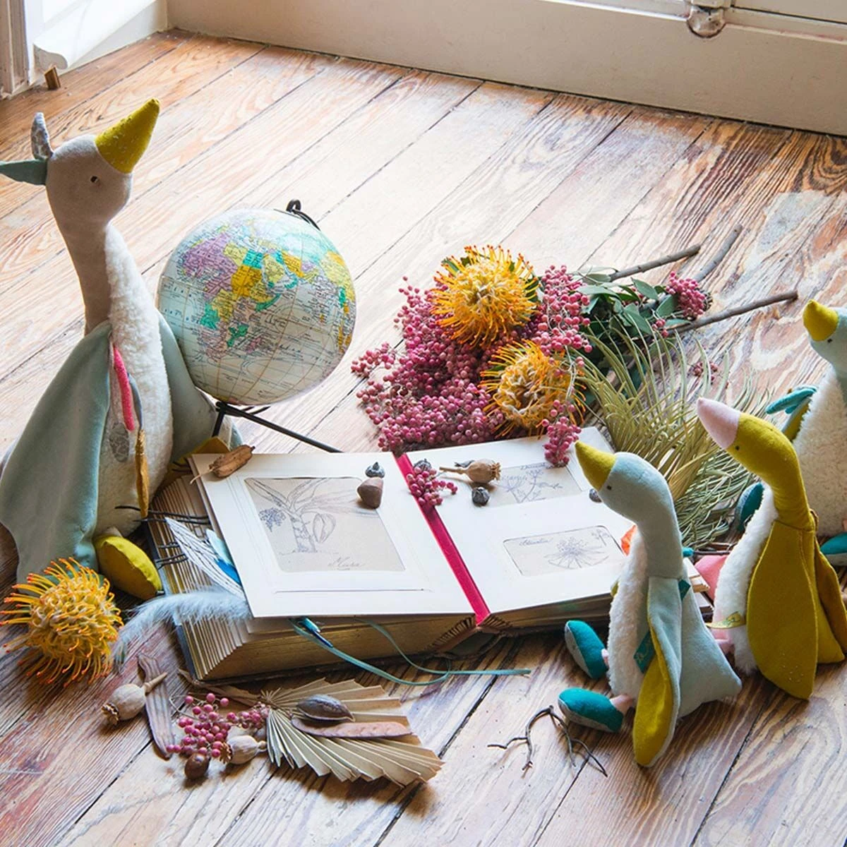 Moulin Roty Petite Peluche Oie Plumette 6 Moulin Roty Petite Peluche Oie Plumette – Image 4